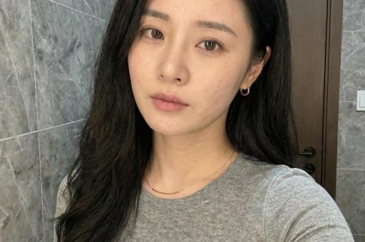 看完不敢上厕所的恐怖小短片《厕所隔间》电影解说